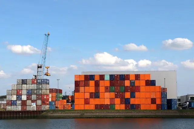 Đảo Chuyển Container