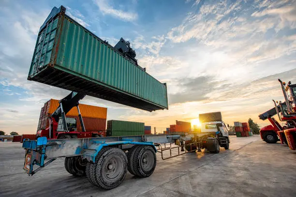 Nâng / hạ container